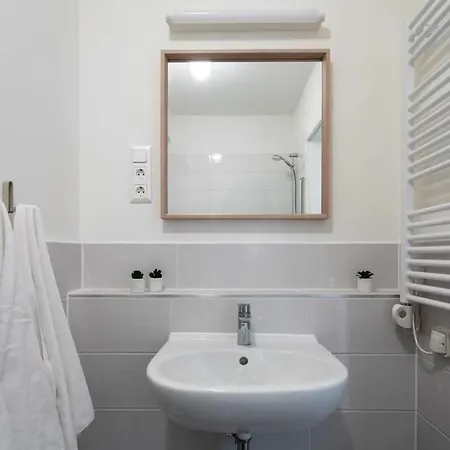 Modern In Authentic Area Budapest