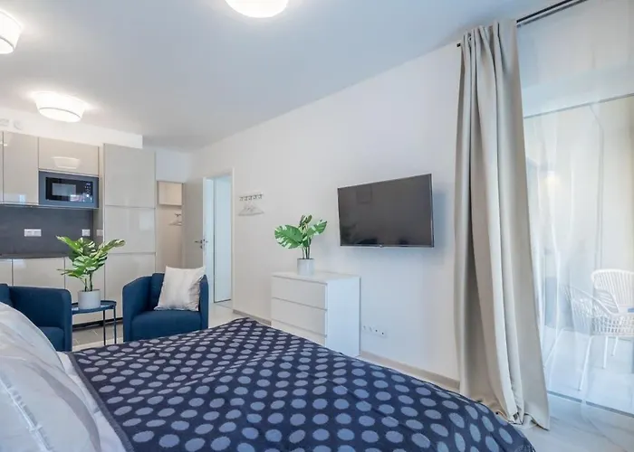 Modern In Authentic Area Apartment