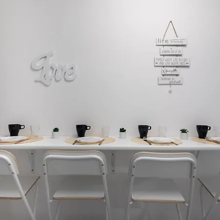Modern In Authentic Area * ブダペスト